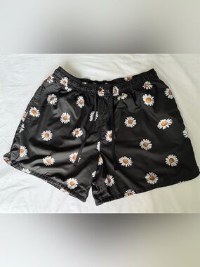 Nike Sportswear Sport Essentials+ Flow Daisy Swim Trunks XXL